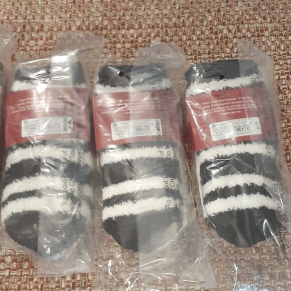 Christmas Socks 2 Pairs Per Package New - Picture 5 of 7